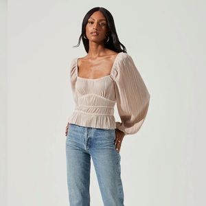 ASTR the Label PLISSE LONG SLEEVE TOP